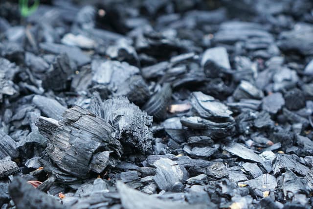 Cum să construiești o seră încălzită cu energie regenerabilă