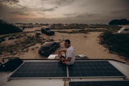 Câtă energie poate produce un panou solar în România în 2025?