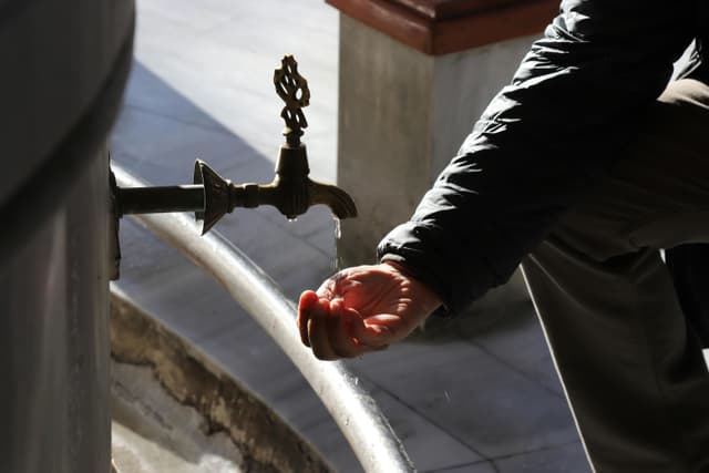 Cum să reduci consumul de apă în rutina zilnică
