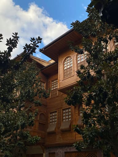 Cum să transformi o casă tradițională într-o locuință eco modernă